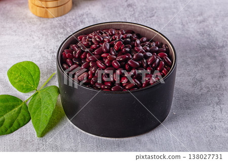Raw dry uncooked red beans Raw dry uncooked red beans 138027731