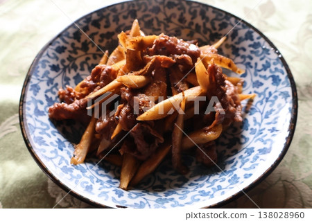 牛蒡根炒牛肉 138028960