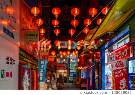 [Kanagawa Prefecture] Yokohama Chinatown at night has a dazzling atmosphere. 138029025