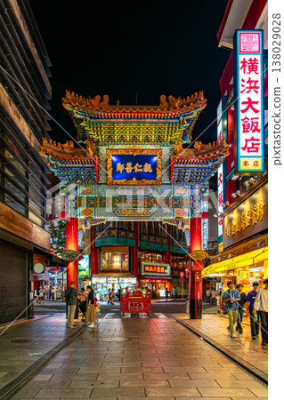 [Kanagawa Prefecture] Yokohama Chinatown at night has a dazzling atmosphere. 138029028