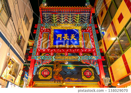 [Kanagawa Prefecture] Yokohama Chinatown at night has a dazzling atmosphere. 138029070