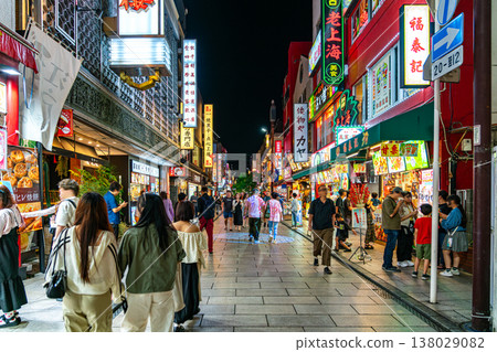 【神奈川縣】橫濱中華街的夜景璀璨奪目。 【神奈川縣】橫濱中華街的夜景璀璨奪目。 138029082