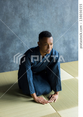 身穿浴衣的外國男子 身穿浴衣的外國男子 138030355