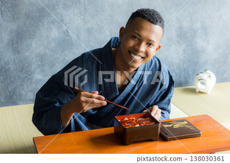 Foreign man wearing a yukata Foreign man wearing a yukata 138030361