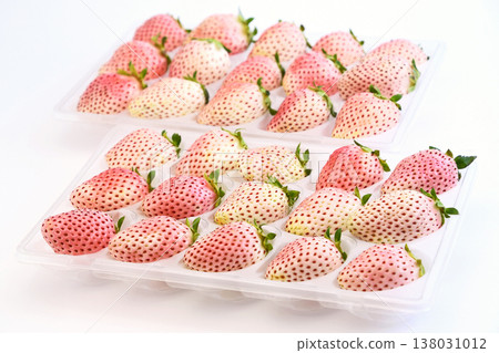 Strawberry (Pearl White) Strawberry (Pearl White) 138031012