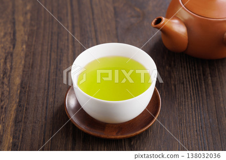 綠茶和茶壺 綠茶和茶壺 138032036
