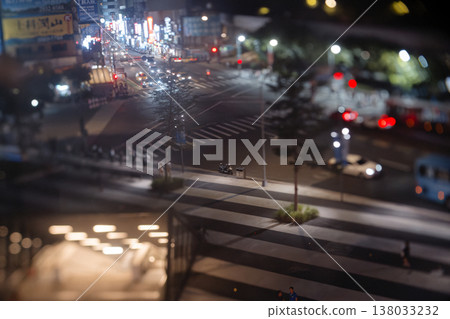 移軸攝影台北士林夜市十字路口夜景 移軸攝影台北士林夜市十字路口夜景 138033232