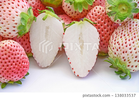 Strawberry (Pearl White) Strawberry (Pearl White) 138033537