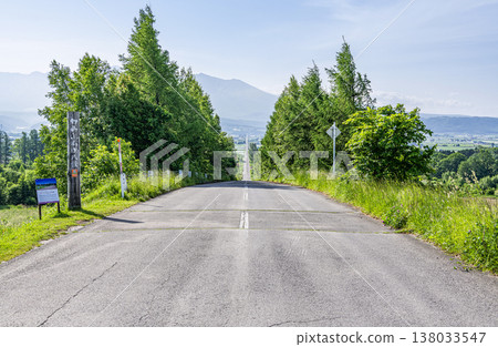 北海道上富良野町:上富良野八景 - 夏季全景公路 江葉 北海道上富良野町:上富良野八景 - 夏季全景公路 江葉 138033547