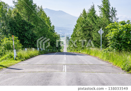 北海道上富良野町:上富良野八景 - 夏季全景公路 江葉 北海道上富良野町:上富良野八景 - 夏季全景公路 江葉 138033549