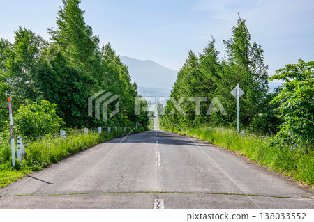 北海道上富良野町:上富良野八景 - 夏季全景公路 江葉 北海道上富良野町:上富良野八景 - 夏季全景公路 江葉 138033552