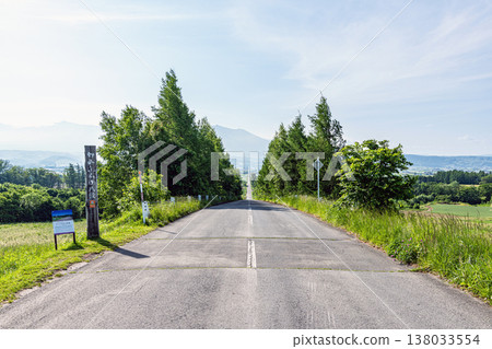北海道上富良野町:上富良野八景 - 夏季全景公路 江葉 北海道上富良野町:上富良野八景 - 夏季全景公路 江葉 138033554