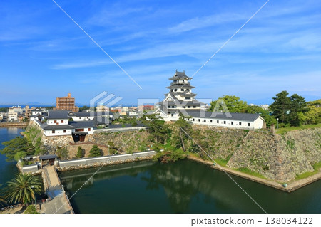[Ehime Prefecture] Imabari Castle in sunny weather 138034122