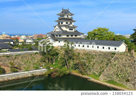 [Ehime Prefecture] Imabari Castle in sunny weather 138034123