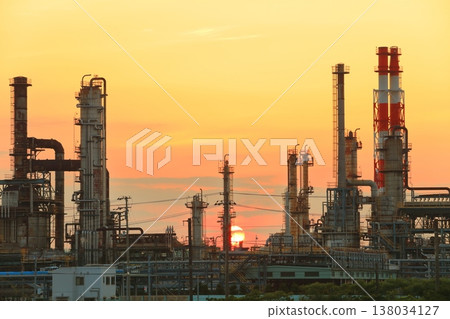 [Ehime Prefecture] Evening view of Taiyo Oil Complex 138034127