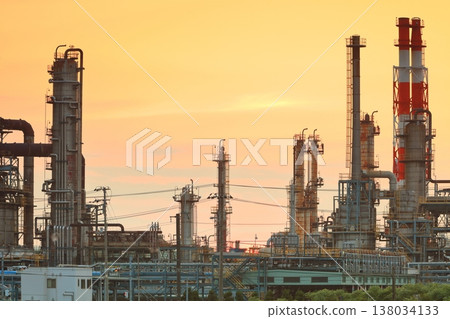 [Ehime Prefecture] Evening view of Taiyo Oil Complex 138034133