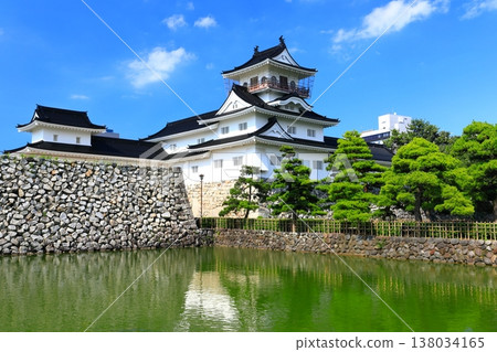[Toyama Prefecture] Sunny Toyama Castle Ruins Park 138034165
