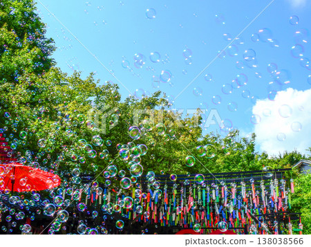 Soap bubbles float in the air at the Mitsui-dera Wind Chime Festival in Tagawa City, Fukuoka Prefecture. Soap bubbles float in the air at the Mitsui-dera Wind Chime Festival in Tagawa City, Fukuoka Prefecture. 138038566