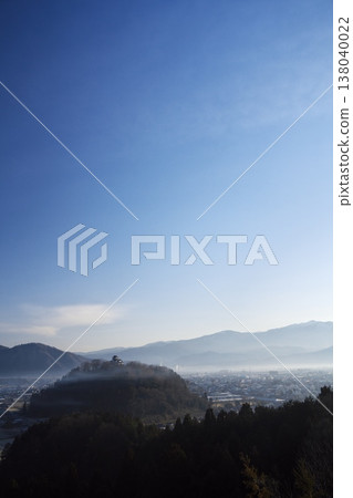 View of Echizen Ono Castle and its surrounding town in the early spring mist from the Sky Castle observation deck. View of Echizen Ono Castle and its surrounding town in the early spring mist from the Sky Castle observation deck. 138040022