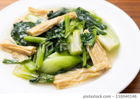 美味中式菜餚:炒青菜豆腐皮 美味中式菜餚:炒青菜豆腐皮 138040146