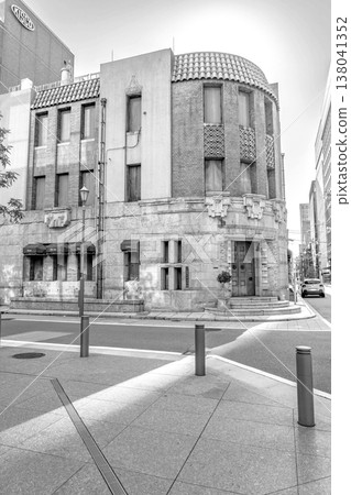 芝川大廈(原白蘭社家政學院)新娘學校、生活建築博物館、大阪復古大樓、報紙雜誌社 芝川大廈(原白蘭社家政學院)新娘學校、生活建築博物館、大阪復古大樓、報紙雜誌社 138041352