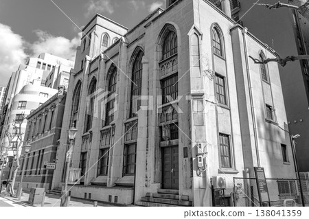 日本聯合基督教會浪速教堂(哥德式教堂)、活體建築博物館、大阪復古大樓(報紙雜誌辦公大樓)。 日本聯合基督教會浪速教堂(哥德式教堂)、活體建築博物館、大阪復古大樓(報紙雜誌辦公大樓)。 138041359