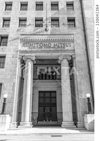 三井住友銀行大阪總行大樓(住友大樓):一座活生生的建築博物館-大阪復古建築之旅-報紙雜誌專訪 三井住友銀行大阪總行大樓(住友大樓):一座活生生的建築博物館-大阪復古建築之旅-報紙雜誌專訪 138041364