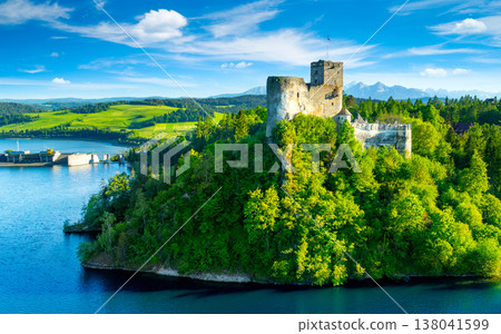 Panoramic view of castle in Niedzica by lake Czorsztyn, Poland 138041599