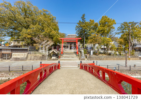 位於熊本縣人吉市的國寶級神社－葵麻生神社，已從洪災中恢復過來。 138041729