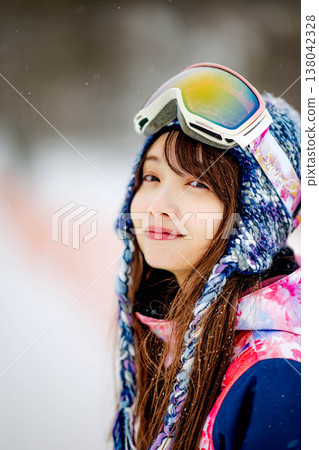 一個女人滑雪 一個女人滑雪 138042328