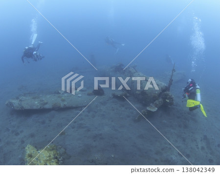 During a wreck dive off the coast of Papua New Guinea, a diver spotted a Zero fighter plane of the Imperial Japanese Navy. During a wreck dive off the coast of Papua New Guinea, a diver spotted a Zero fighter plane of the Imperial Japanese Navy. 138042349