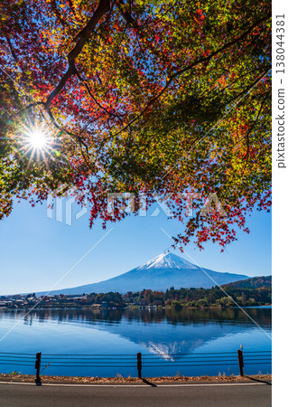 Mountain fuji with red maple in Autumn, Kawaguchiko Lake, Japan Mountain fuji with red maple in Autumn, Kawaguchiko Lake, Japan 138044381