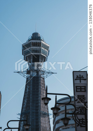 【新世界】作為大阪的象徵而聞名的通天閣。 138046376