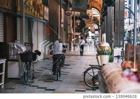 [Shinsekai] Scenery of Osaka's old downtown area 138046628