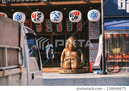 [Shinsekai] Scenery of Osaka's old downtown area 138046675