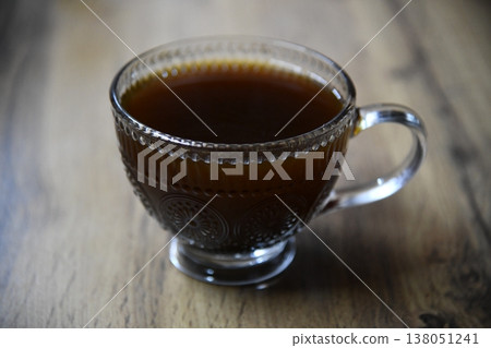 Nice Texture of Latte art on hot latte coffee . Milk foam in heart shape leaf tree on top of latte art from professional barista 138051241