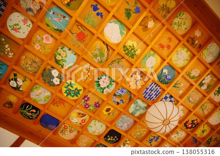 Kyoto Shōjuin Temple - Ceiling painting of the guest hall with a heart-shaped window Kyoto Shōjuin Temple - Ceiling painting of the guest hall with a heart-shaped window 138055316