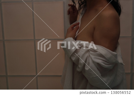 穿裙子的女人 穿裙子的女人 138056552