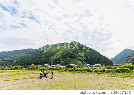 兵庫縣朝佐市圓山川附近的鄉村景色 兵庫縣朝佐市圓山川附近的鄉村景色 138057536