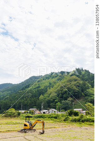 兵庫縣朝佐市圓山川附近的鄉村景色 138057954