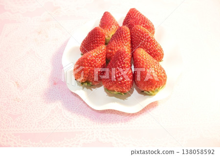 新鮮的草莓 新鮮的草莓 138058592