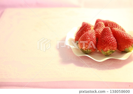 Fresh strawberries Fresh strawberries 138058600