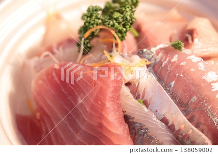 什錦刺身海鮮飯 什錦刺身海鮮飯 138059002