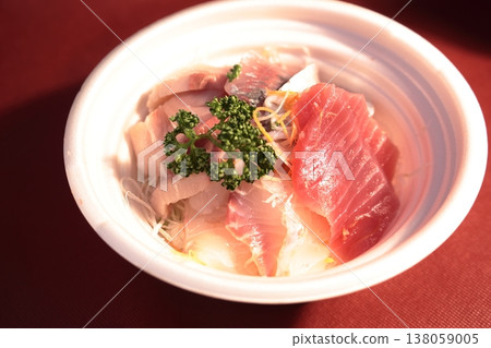 Delicious seafood rice bowl 138059005