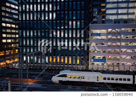 福岡市及建築群-博多站及特快列車附近的建築群 福岡市及建築群-博多站及特快列車附近的建築群 138059040