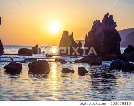 Hashima-iwa (Wakayama prefecture Kushimoto-cho) 138059310