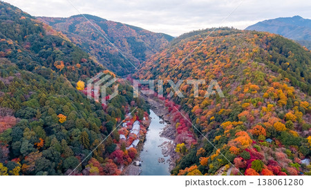 NOV 28 2025 Scenic River Gorge of Rankyo in Kyoto NOV 28 2025 Scenic River Gorge of Rankyo in Kyoto 138061280