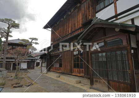 The main residence of the former Onuma family in Murata exudes a sense of history. 138061910