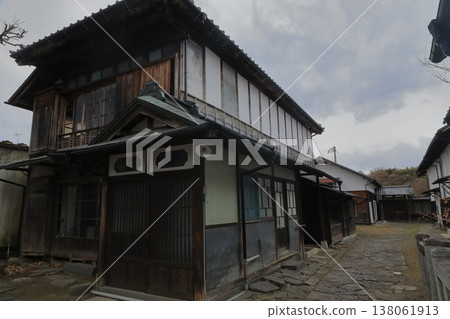 The charming appearance of the front parlor of the former Onuma family residence in Murata. The charming appearance of the front parlor of the former Onuma family residence in Murata. 138061913