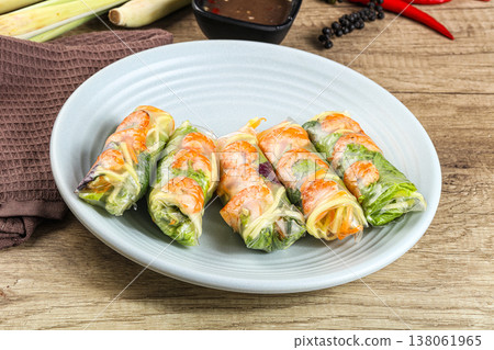 Vietnamese spring roll with prawn and mango Vietnamese spring roll with prawn and mango 138061965